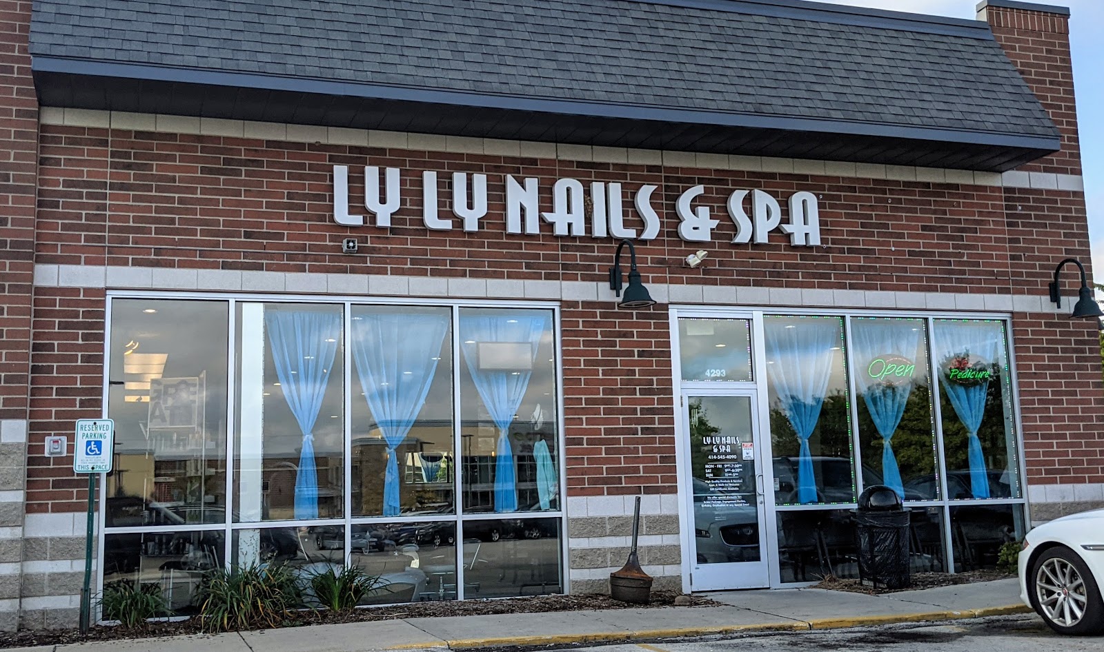LyLy Nails & Spa | Greenfield nail photo 4